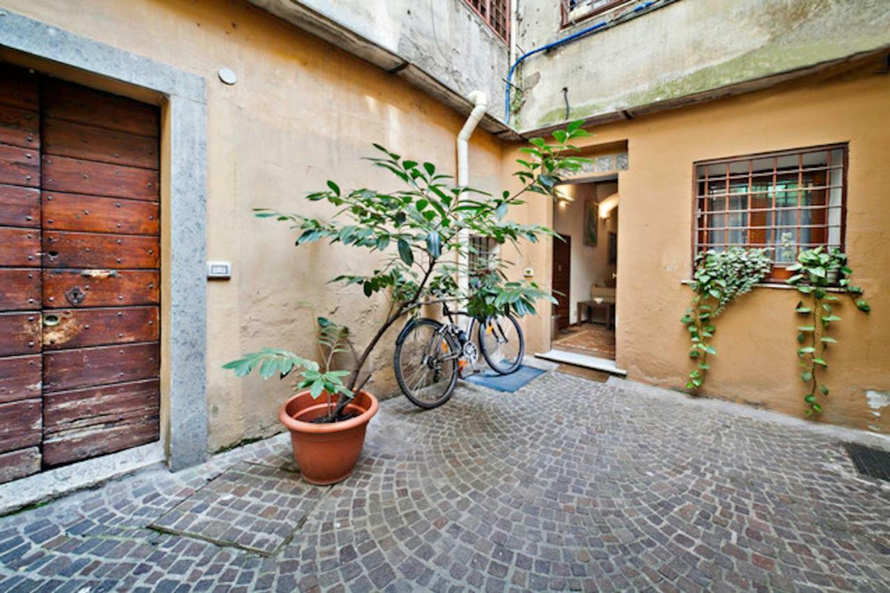 Caratteristico Appartamento A Piazza Navona Rome Luaran gambar